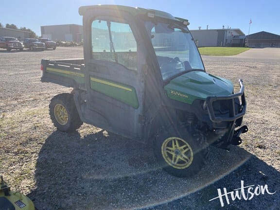 2020 John Deere XUV 835R Equipment Image0