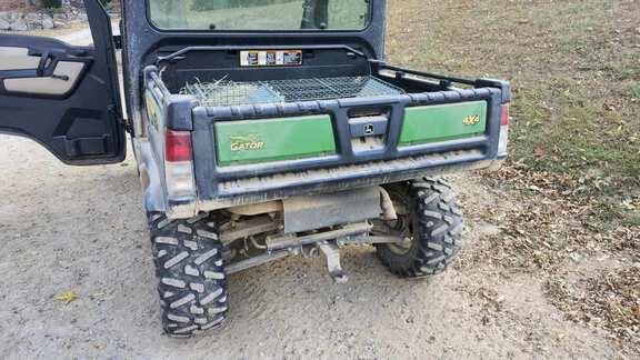 Image of John Deere XUV 835R equipment image 2