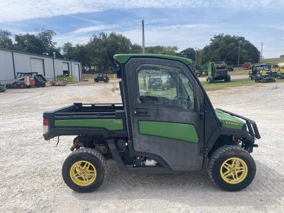 Image of John Deere XUV 835R equipment image 3