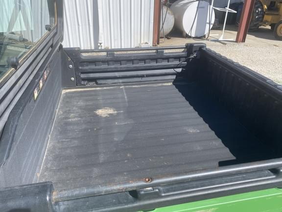 Image of John Deere XUV 835R equipment image 3