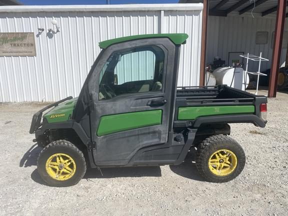 Image of John Deere XUV 835R equipment image 1