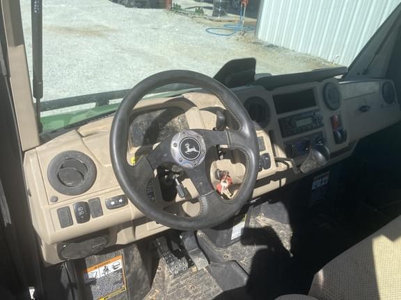 Image of John Deere XUV 835R equipment image 2