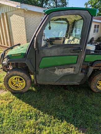 Image of John Deere XUV 835R equipment image 3