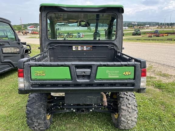 Image of John Deere XUV 835R equipment image 3