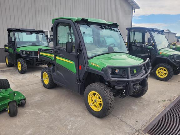 Image of John Deere XUV 835R equipment image 2