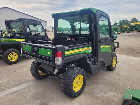 Image of John Deere XUV 835R equipment image 3