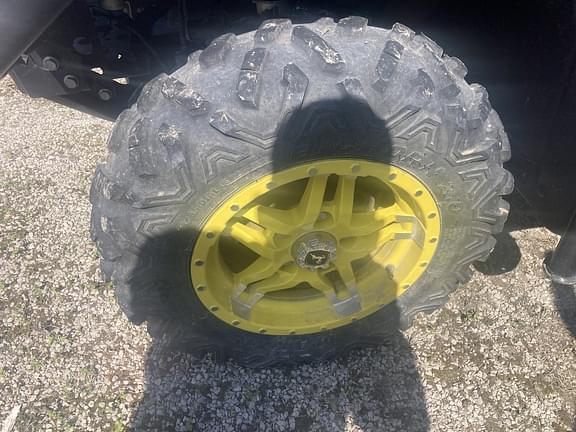 Image of John Deere XUV 835R equipment image 4