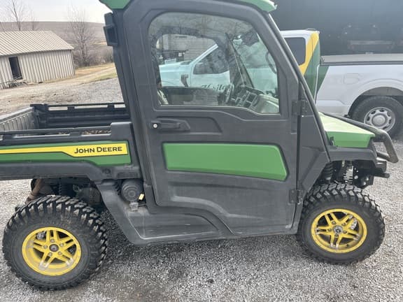 Image of John Deere XUV 835R equipment image 1