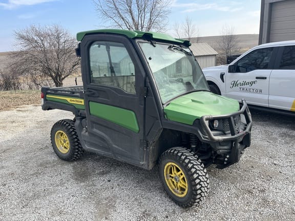 2020 John Deere XUV 835R Equipment Image0