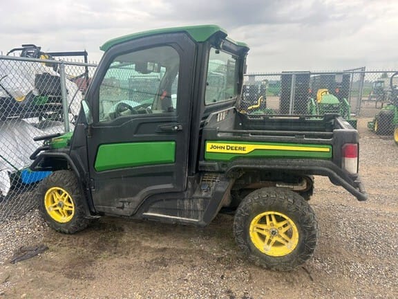 2020 John Deere XUV 835R Equipment Image0