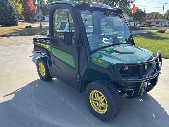 Image of John Deere XUV 835R equipment image 2