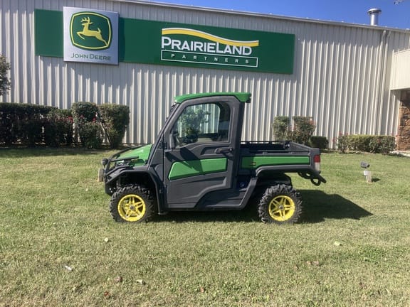 2020 John Deere XUV 835R Equipment Image0