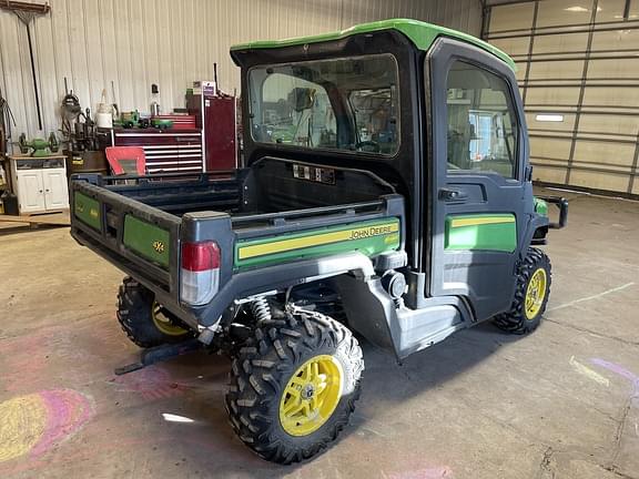 Image of John Deere XUV 835R equipment image 3