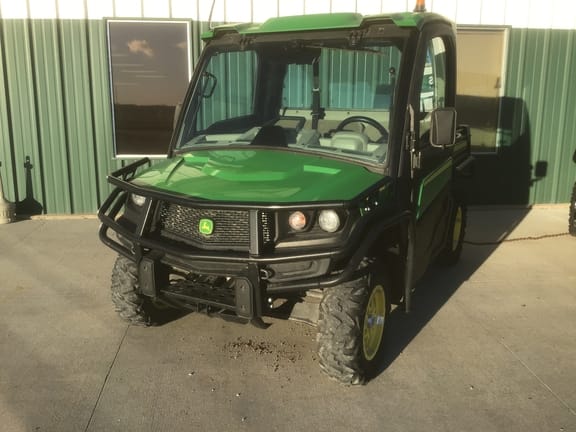 2020 John Deere XUV 835R Equipment Image0