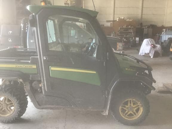 Image of John Deere XUV 835R Primary Image