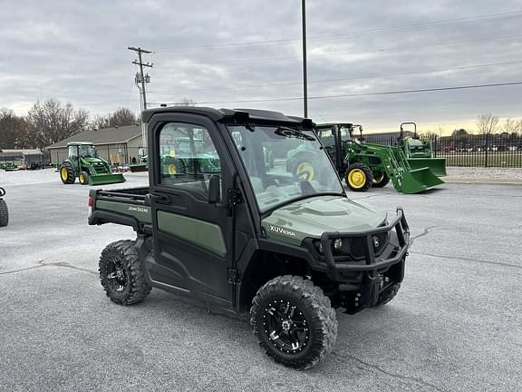 Image of John Deere XUV 835R equipment image 3