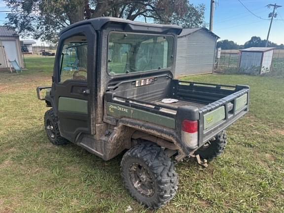 Image of John Deere XUV 835R equipment image 2