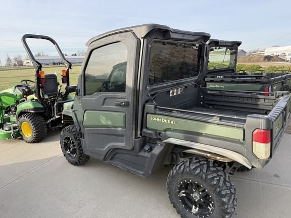 Image of John Deere XUV 835M equipment image 1