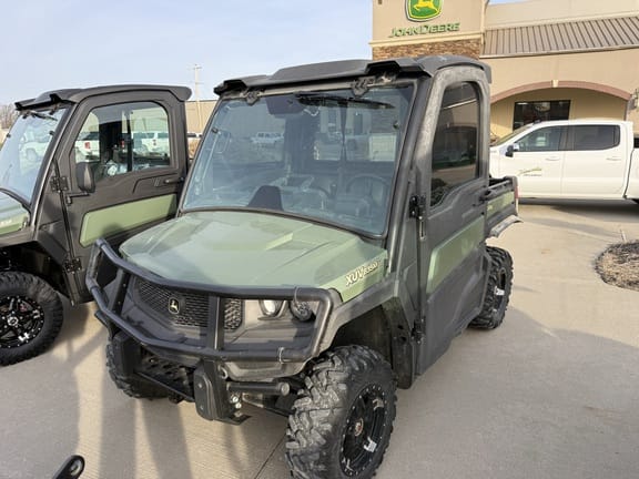 2020 John Deere XUV 835M Equipment Image0