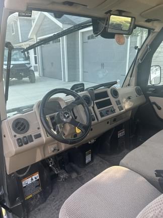Image of John Deere XUV 835R equipment image 4