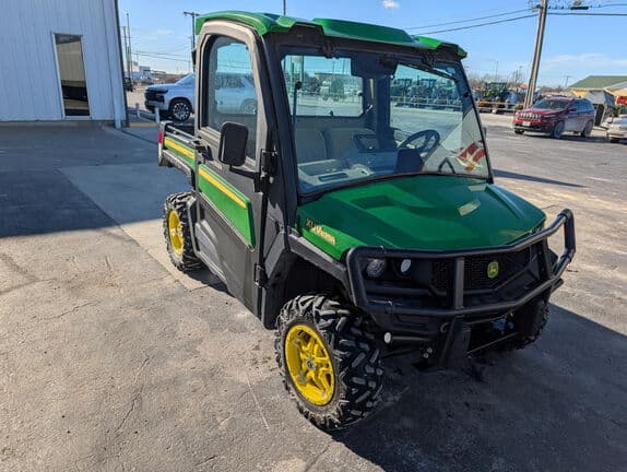 Image of John Deere XUV 835R Primary image