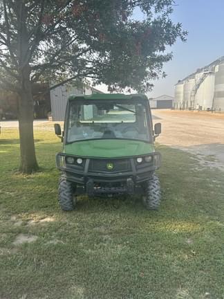 Image of John Deere XUV 835R equipment image 1