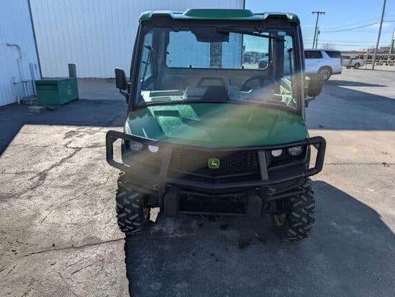 Image of John Deere XUV 835R equipment image 3