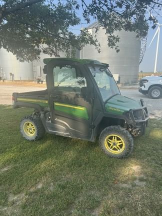 2020 John Deere XUV 835R Equipment Image0