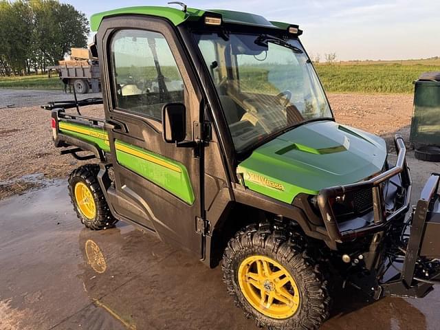 Image of John Deere XUV 835R equipment image 1
