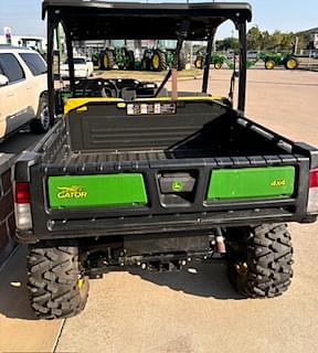 Image of John Deere XUV 835M equipment image 2