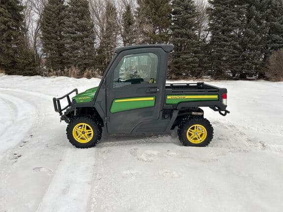 Image of John Deere XUV 835M equipment image 1