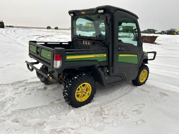 Image of John Deere XUV 835M equipment image 4