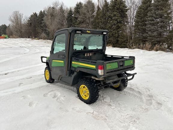Image of John Deere XUV 835M equipment image 2