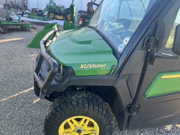 Image of John Deere XUV 835M equipment image 1
