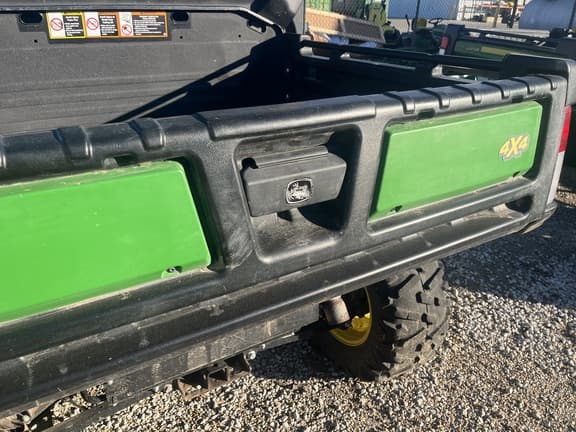 Image of John Deere XUV 835M equipment image 4