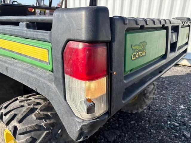 Image of John Deere XUV 835M equipment image 4