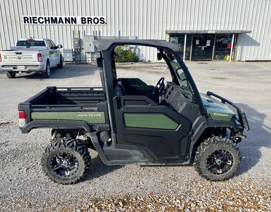 2020 John Deere XUV 835M Equipment Image0