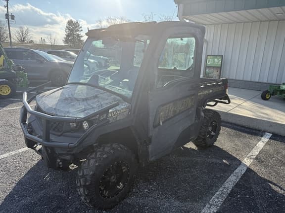 Image of John Deere XUV 835M equipment image 1