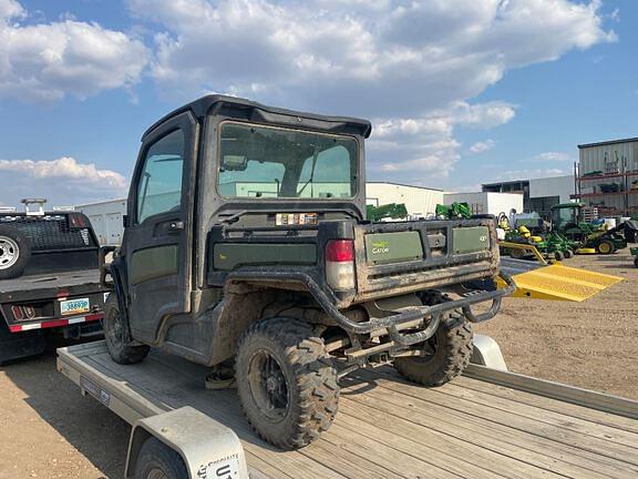 Image of John Deere XUV 835M equipment image 2