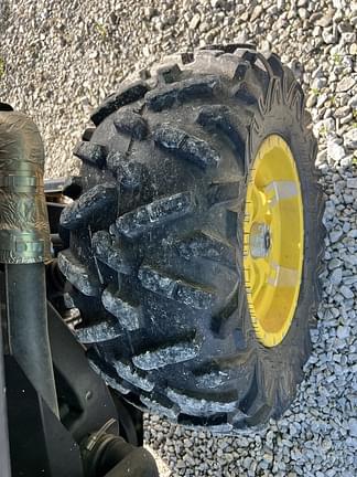 Image of John Deere XUV 835M equipment image 4