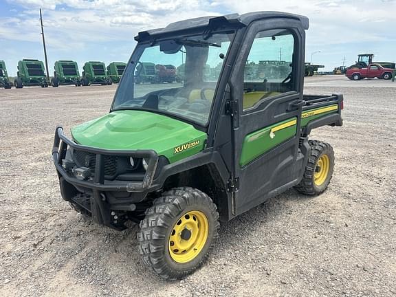 Image of John Deere XUV 835M Primary image