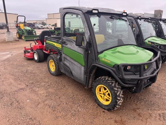 Image of John Deere XUV 835M equipment image 1