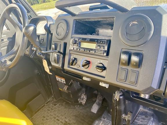 Image of John Deere XUV 835M equipment image 4