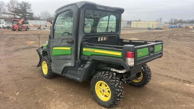 Image of John Deere XUV 835M equipment image 1