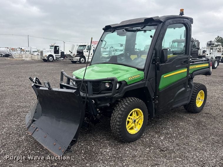 2020 John Deere XUV 835M Equipment Image0