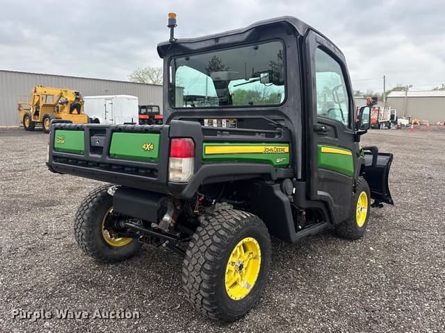 Image of John Deere XUV 835M equipment image 4