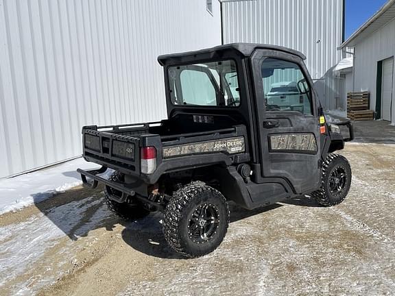 Image of John Deere XUV 835R equipment image 1