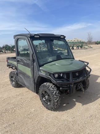 2020 John Deere XUV 835R Equipment Image0