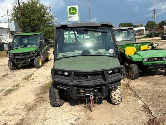 Image of John Deere XUV 835R equipment image 2