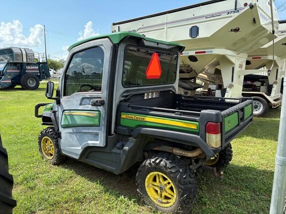 Image of John Deere XUV 835R equipment image 4